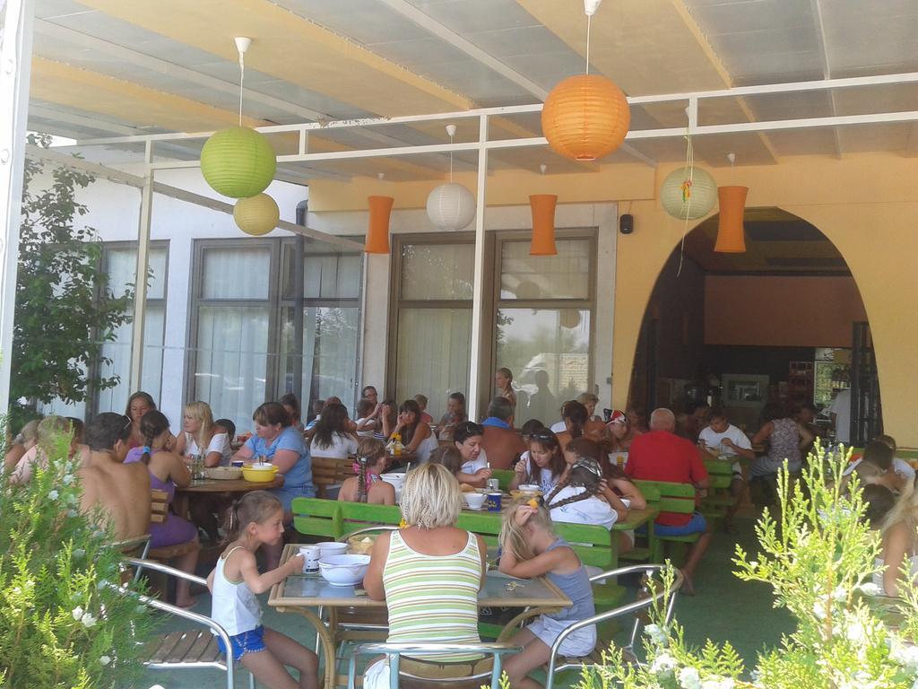 Hotel Zora Kranevo Buitenkant foto